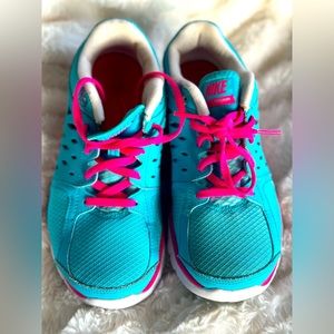 Royal Blue & hot pink NIKE sneakers Big Kids size 6